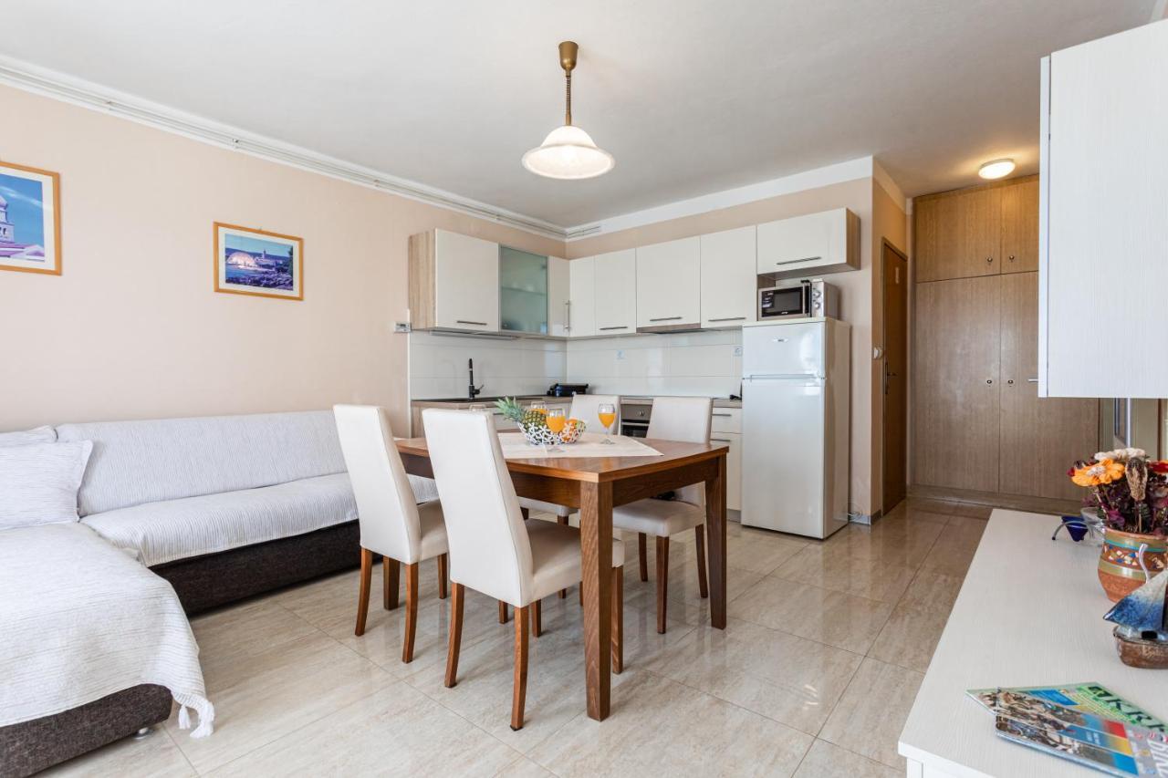 Apartments Villa Ana كرك المظهر الخارجي الصورة